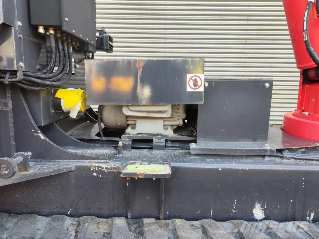 Unic URW 506 CDE Γερανοί με ερπύστριες