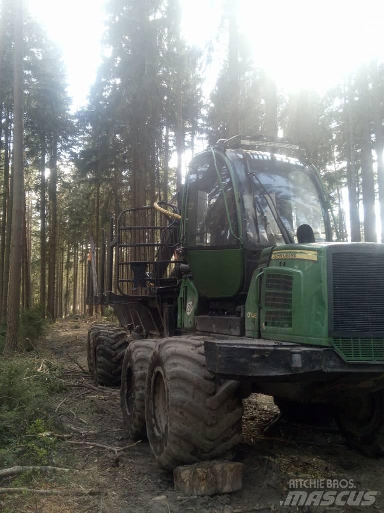 John Deere 1010 E Μεταφορείς ξυλείας