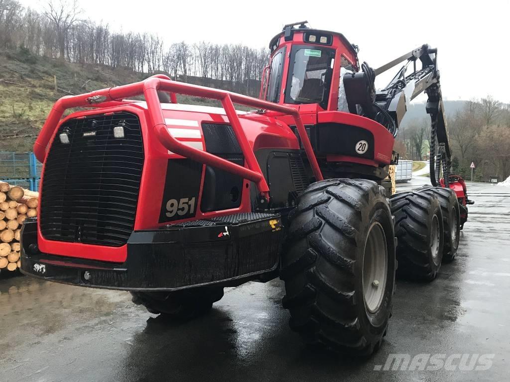 Komatsu 951 Θεριζοαλωνιστικές μηχανές