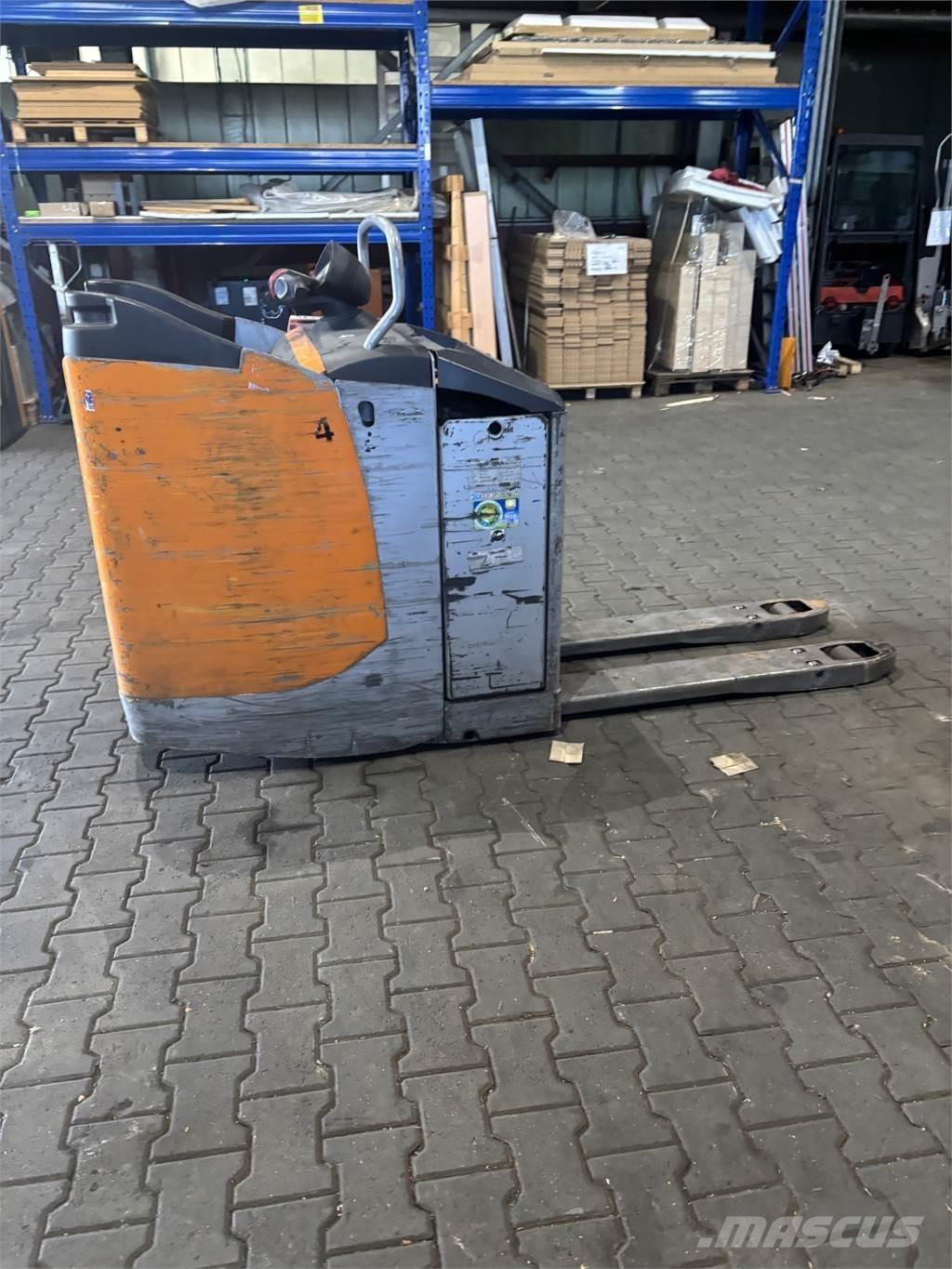 Still EXU-S22 Παλετοφόρα πεζού χειριστή με ιστό