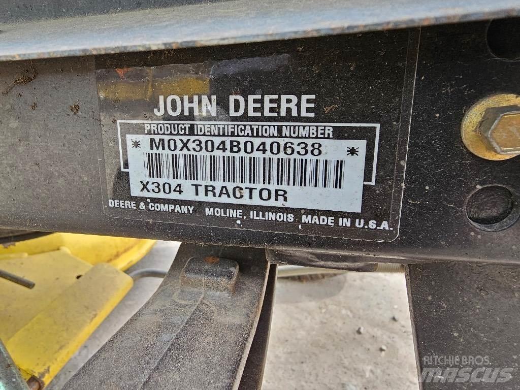 John Deere X 304 Χορτοκοπτικά με καθιστό χειριστή