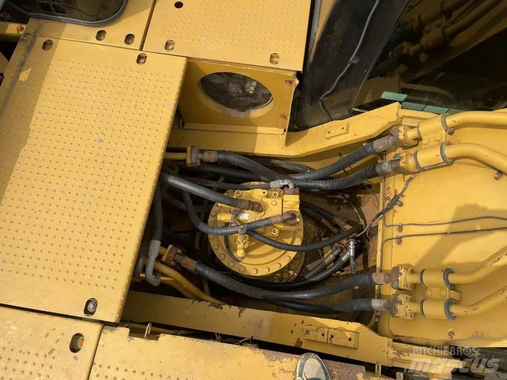 CAT 330 D Εκσκαφείς με ερπύστριες