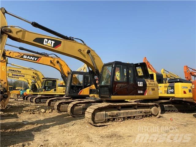 CAT 323D Εκσκαφείς με ερπύστριες