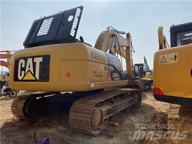CAT 323D Εκσκαφείς με ερπύστριες