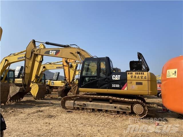 CAT 323D Εκσκαφείς με ερπύστριες
