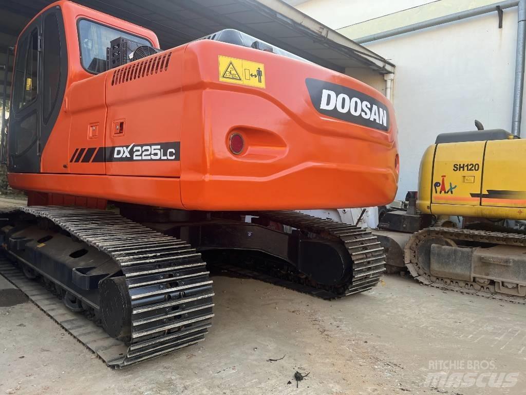 Doosan DX225LC Εκσκαφείς με ερπύστριες