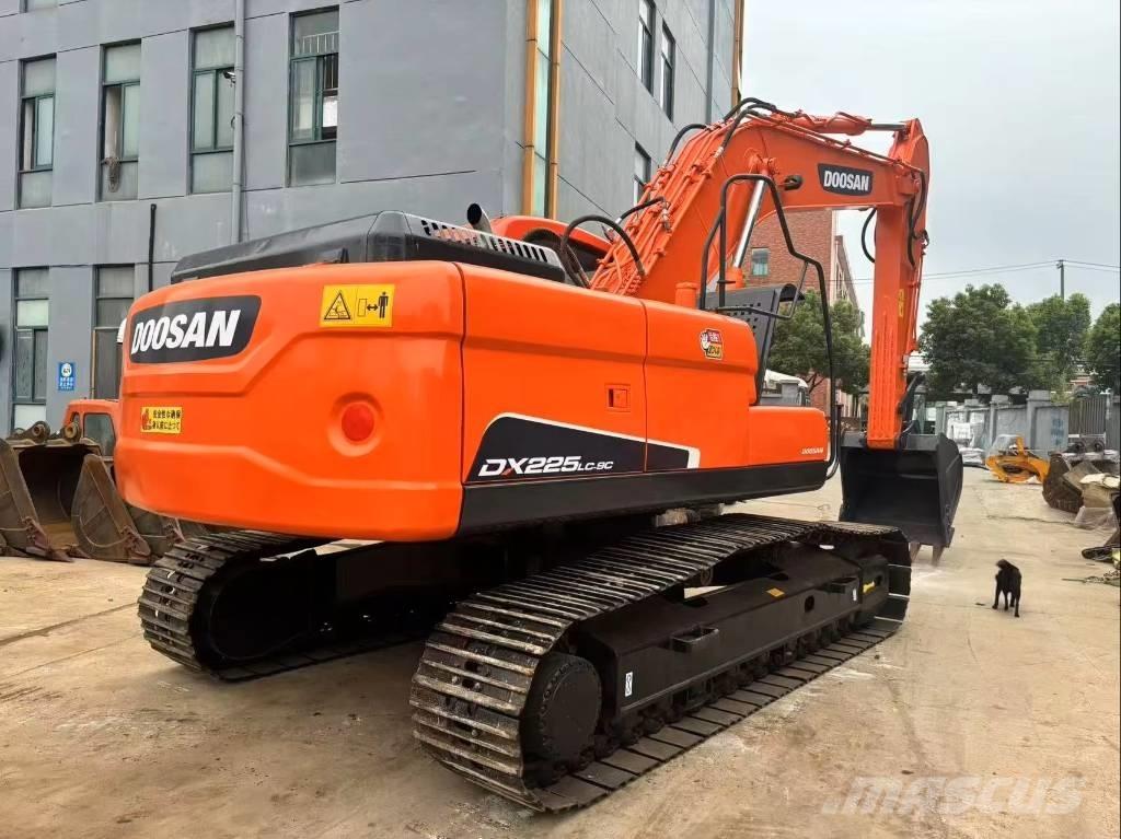 Doosan DX 225 LC Εκσκαφείς με ερπύστριες