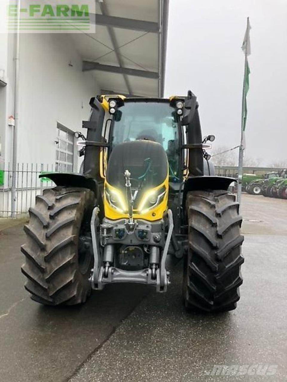 Valtra q305 Τρακτέρ