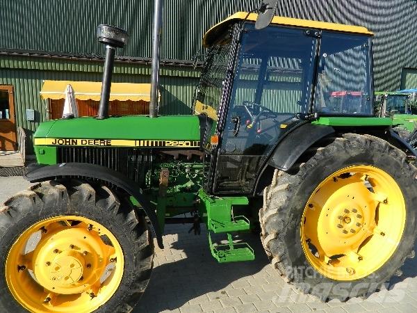 John Deere 2250 Τρακτέρ