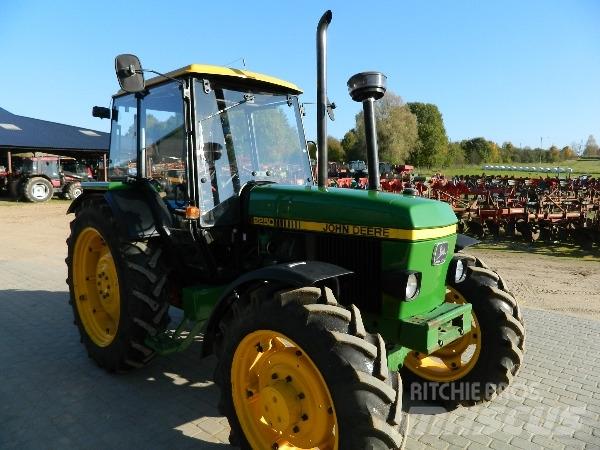 John Deere 2250 Τρακτέρ