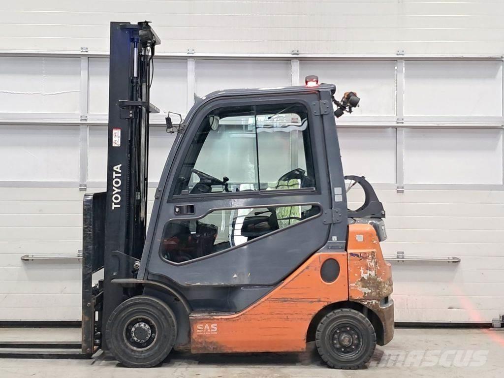Toyota 02-8FGF18 Περονοφόρα ανυψωτικά κλαρκ με φυσικό αέριο LPG