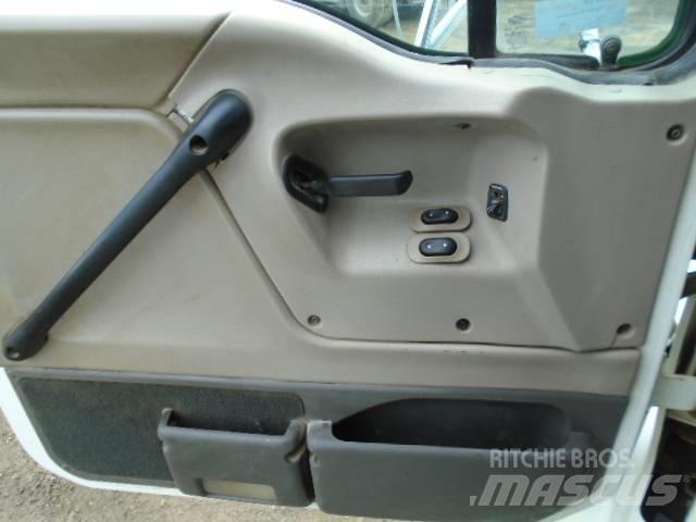 Sterling L 9500 Τράκτορες