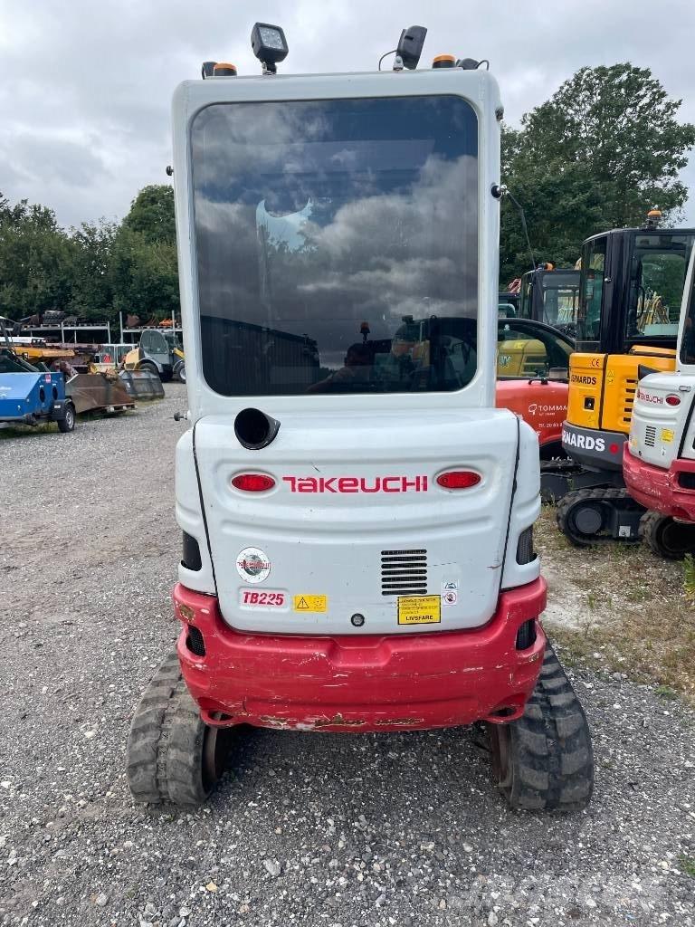 Takeuchi TB 225 Εκσκαφάκι (διαβολάκι) < 7t