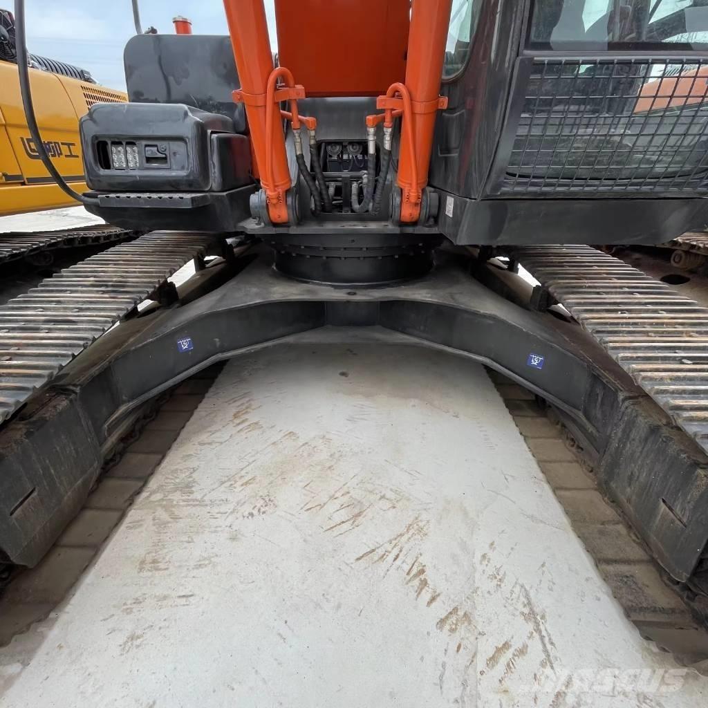 Hitachi ZX 240 Εκσκαφείς με ερπύστριες