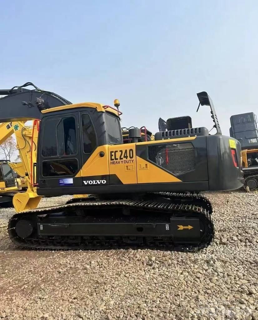 Volvo EC 240 Εκσκαφείς με ερπύστριες