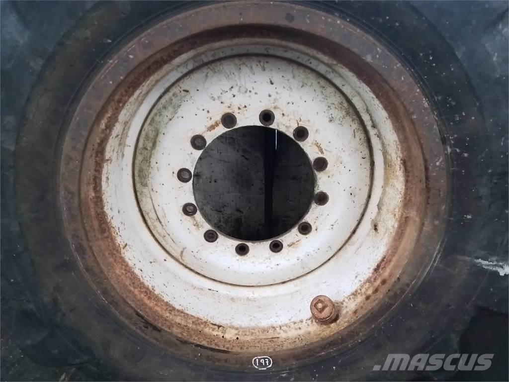 Valmet 836 20x34 Ελαστικά και ζάντες