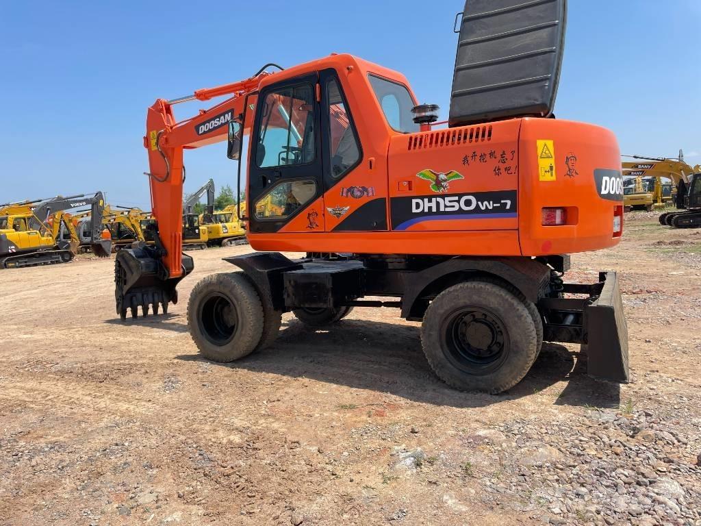 Doosan 150 Εκσκαφείς με τροχούς - λάστιχα