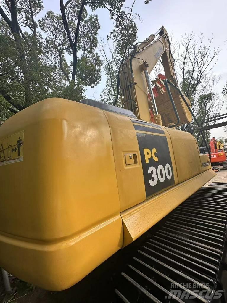 Komatsu PC 300 Εκσκαφείς με ερπύστριες