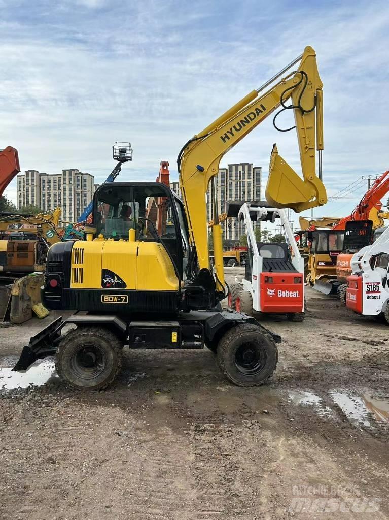 Hyundai R60-7 Εκσκαφείς με τροχούς - λάστιχα