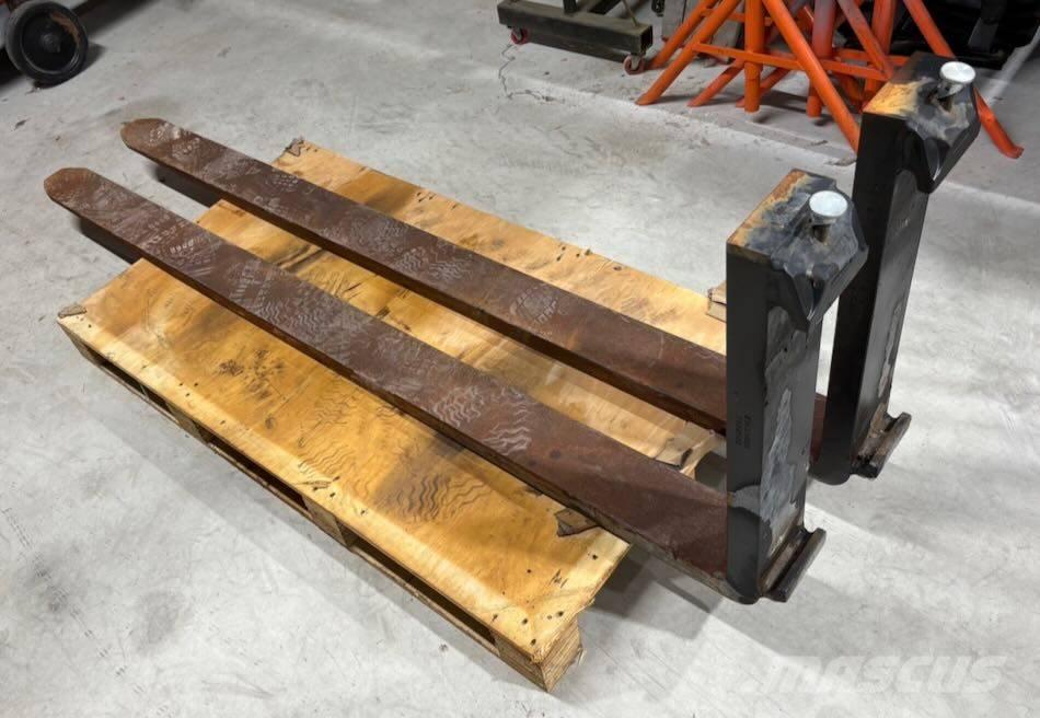 Toyota Fourches Δικράνες