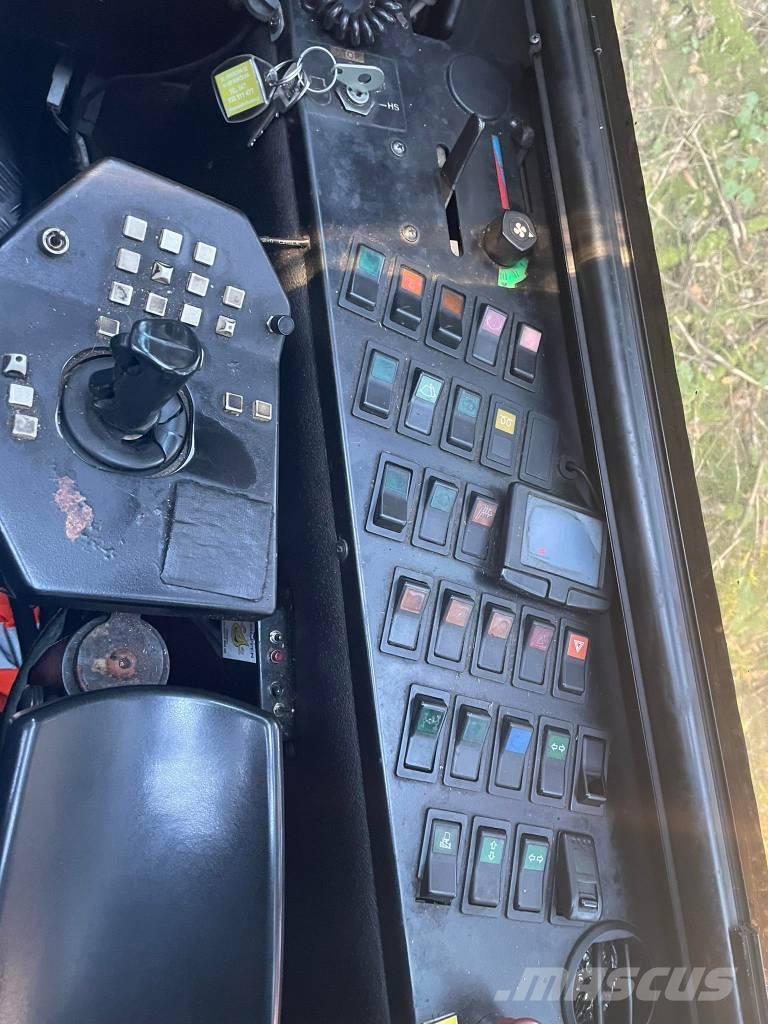 Sampo-Rosenlew 1066 Θεριζοαλωνιστικές μηχανές