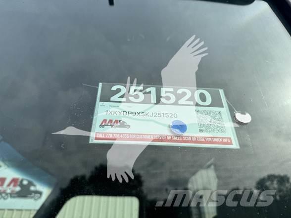 Kenworth T680 Τράκτορες