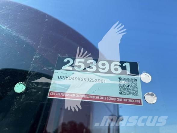 Kenworth T680 Τράκτορες