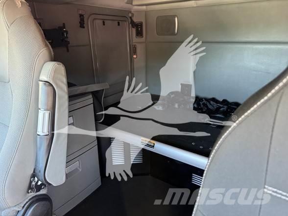 Kenworth T680 Τράκτορες