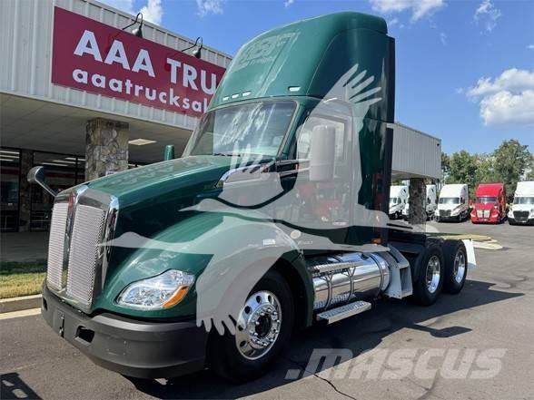 Kenworth T680 Τράκτορες