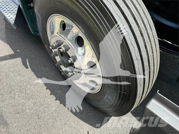 Kenworth T680 Τράκτορες