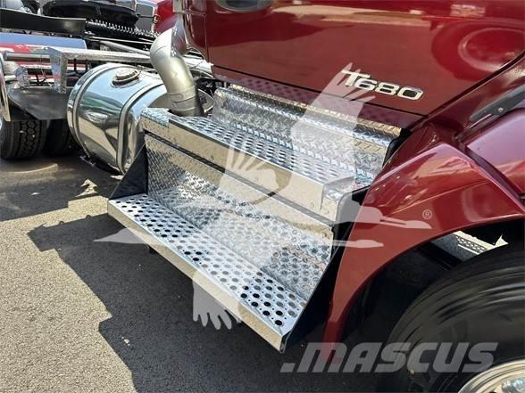 Kenworth T680 Τράκτορες