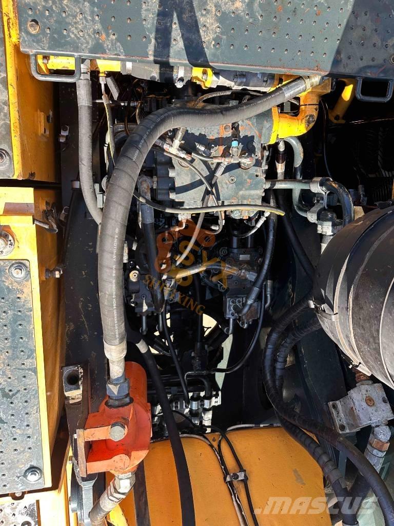 Hyundai Robex 520 VS Εκσκαφείς με ερπύστριες