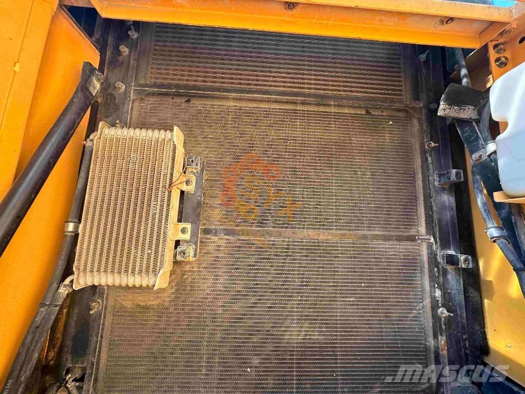 Hyundai Robex 520 VS Εκσκαφείς με ερπύστριες