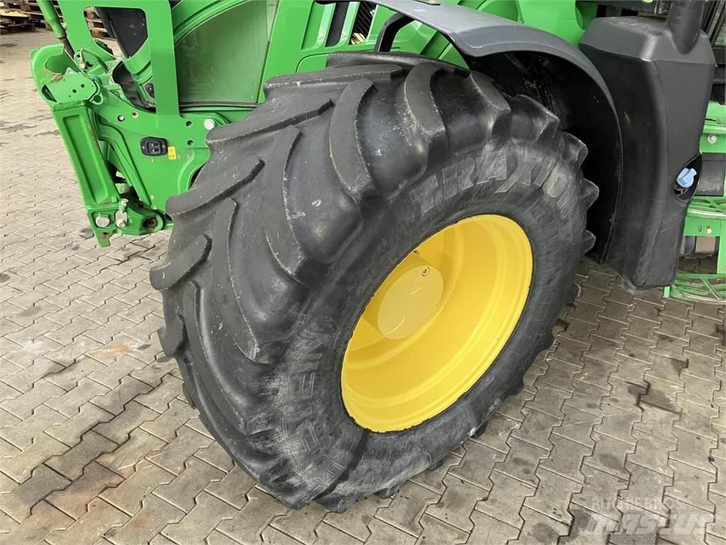 John Deere 6155R Τρακτέρ