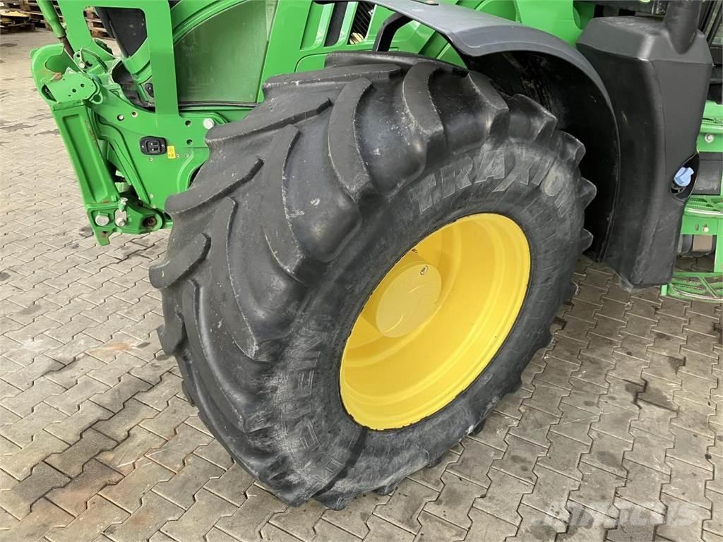John Deere 6155R Τρακτέρ