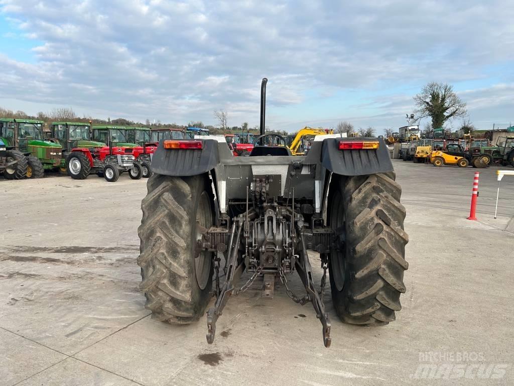 Massey Ferguson 375 Τρακτέρ