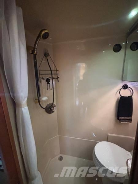  Cruisers Yachts 3870 Καΐκια εργασίας/φορτηγίδες