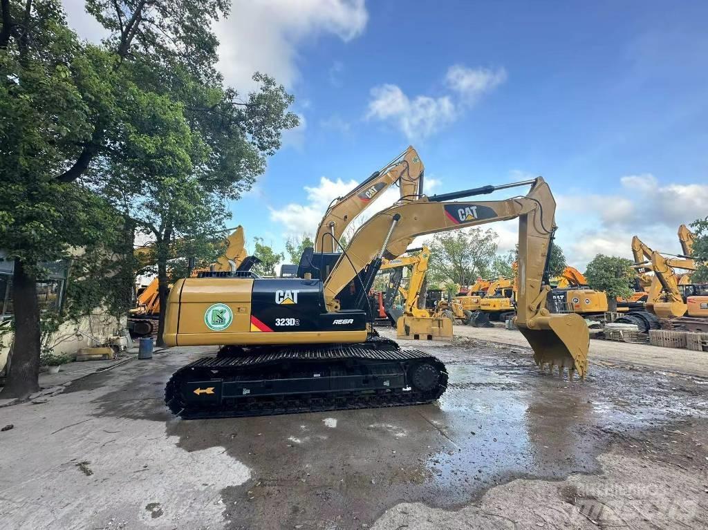 CAT 323 D Εκσκαφείς με ερπύστριες
