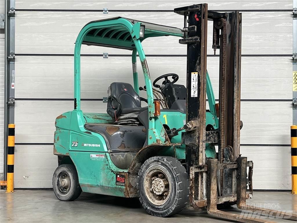 Mitsubishi FD25N Πετρελαιοκίνητα Κλαρκ