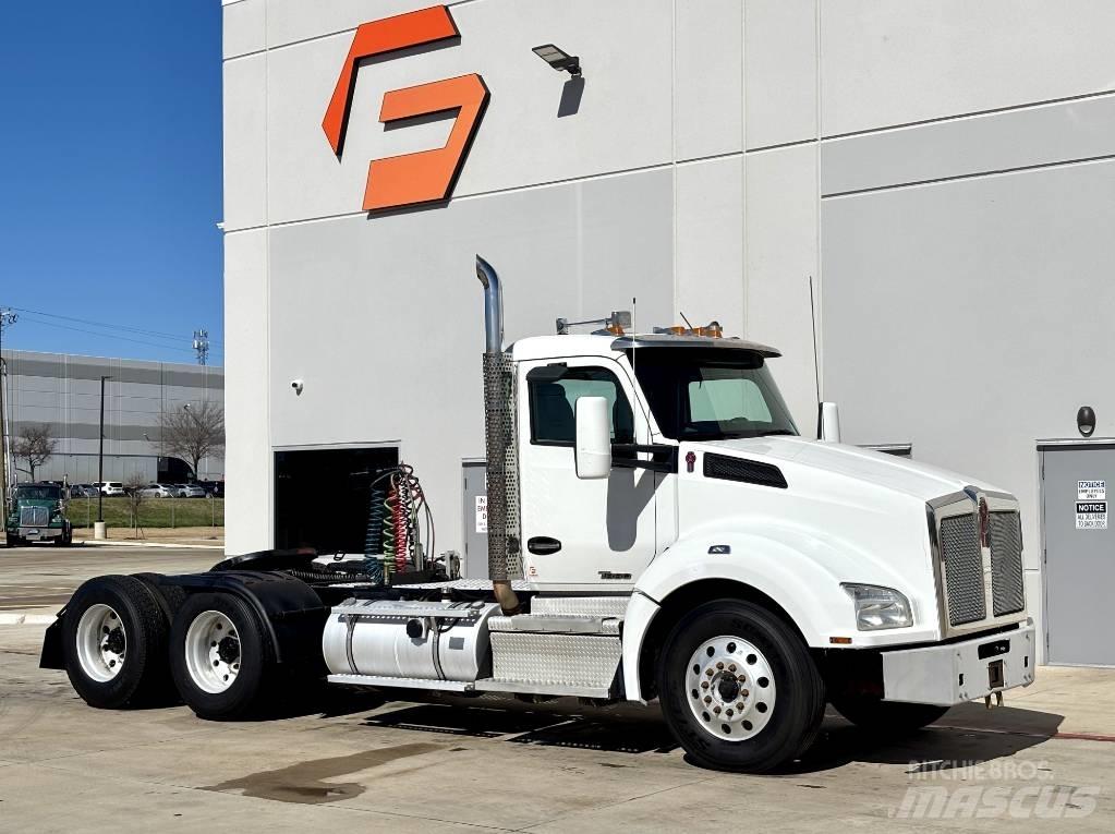 Kenworth T 880 Τράκτορες