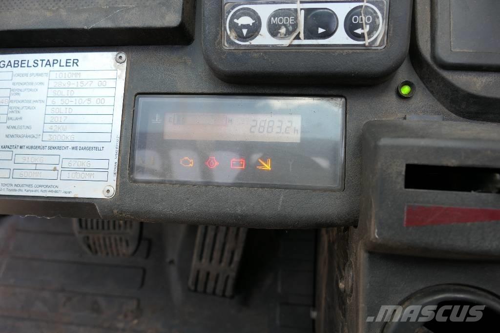 Toyota 02-8 FGF 30 Περονοφόρα ανυψωτικά κλαρκ με φυσικό αέριο LPG
