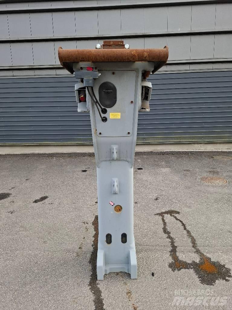 Epiroc EC 155CL Σφυριά / Σπαστήρες