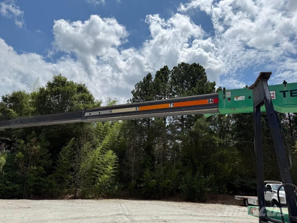 Freightliner M2 Γερανοί με ερπύστριες