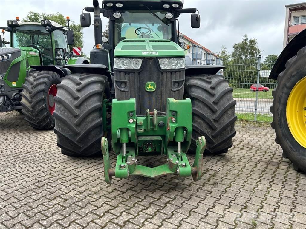John Deere 8335R Τρακτέρ