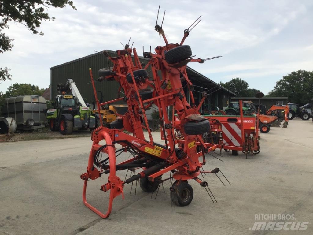 Kuhn GF 8702 Τσουγκράνες και χορτοξηραντικές μηχανές
