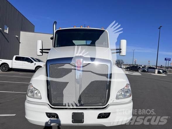 Kenworth T680 Τράκτορες