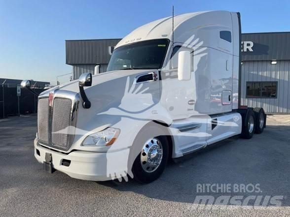 Kenworth T680 Τράκτορες