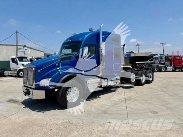 Kenworth T880 Τράκτορες