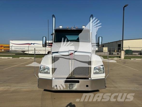 Kenworth T880 Τράκτορες