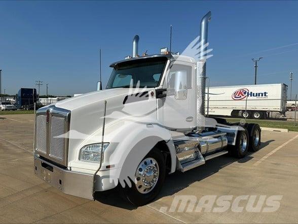 Kenworth T880 Τράκτορες